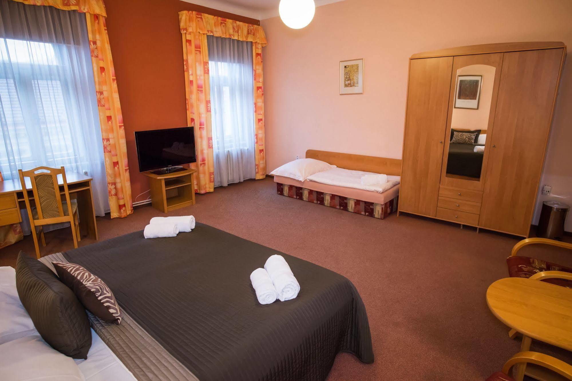 Bell Hotell